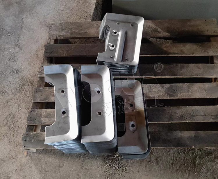 400噸四柱液壓機(jī)壓制金屬配件成型 400噸四柱液壓機(jī)壓制金屬配件成型